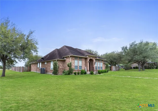 3rd image of 604 Texas Ave, Shiner, TX 77984 | MLS# 607953