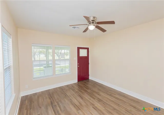 3rd image of 1903 E North St, Victoria, TX 77901 | MLS# 608222