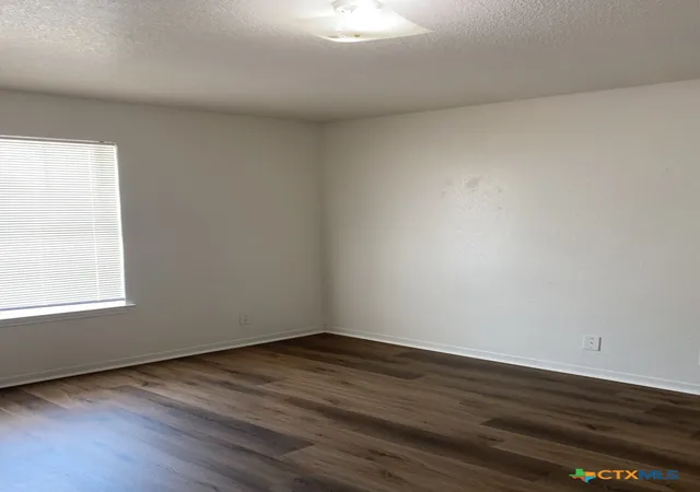 Listing Photo 2 - Condo for sale in building located at 3201 Hereford Ln, Killeen, TX 76542 - Unit #A-D