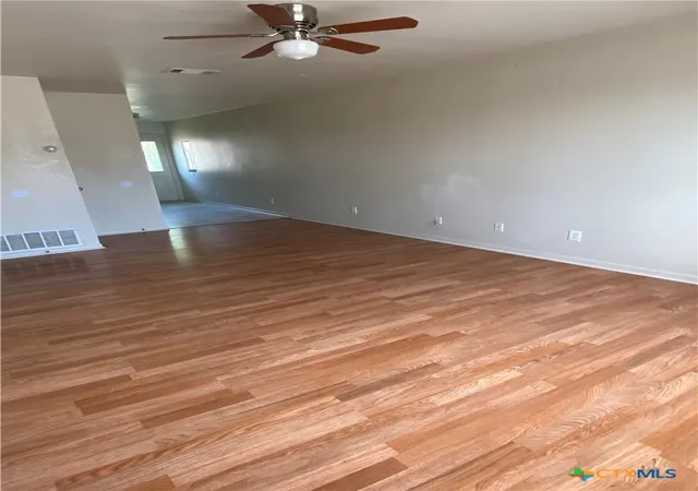Listing Photo 2 - Condo for sale in building located at 3202 Hereford Ln, Killeen, TX 76542 - Unit #A-D