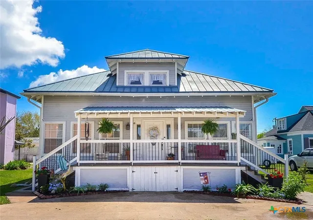 Single family home for sale at 205 Main St, Palacios, TX 77465 | MLS# 608815