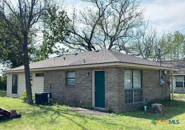 Photo 2 of Single family home for sale at 5 S 19th Street, Temple, TX 76504 | MLS# 608837 | Listing updated on 2026-03-29