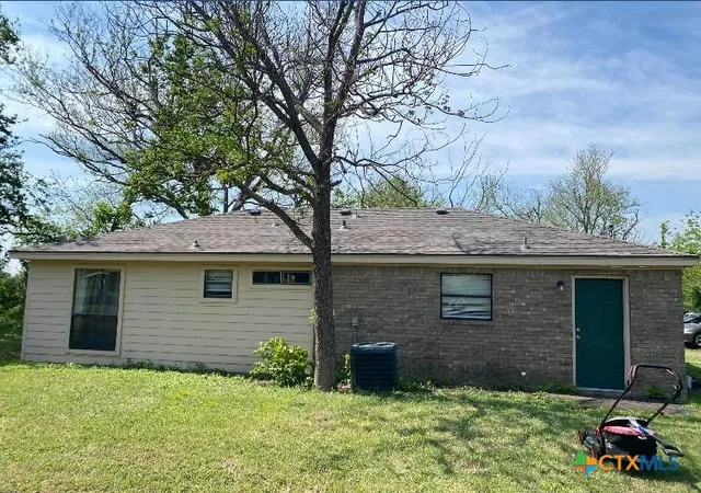 Photo 3 of Single family home for sale at 5 S 19th Street, Temple, TX 76504 | MLS# 608837 | Listing updated on 2026-03-29