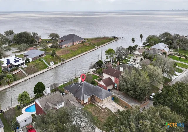 2nd image of 123 E Harbor Dr, Port Lavaca, TX 77979 | MLS# 607690