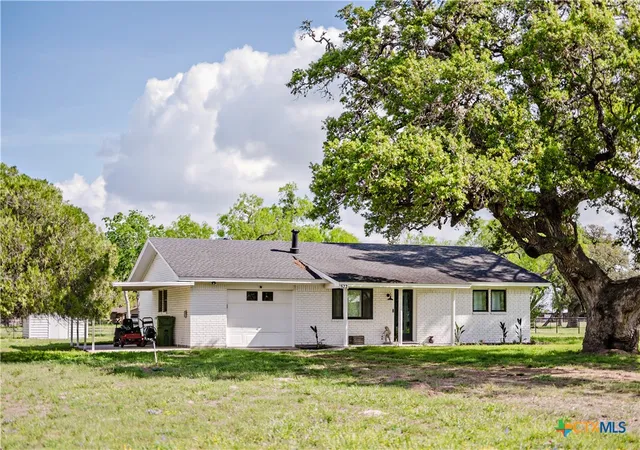 Homes for sale in Cuero, TX | 522 Mulberry Rd, Cuero, TX 77954 | MLS# 609191