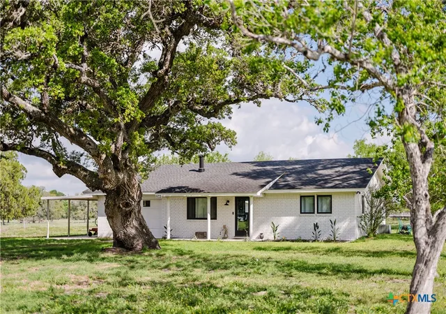 Homes for sale in Cuero, TX | 522 Mulberry Rd, Cuero, TX 77954 | MLS# 609191