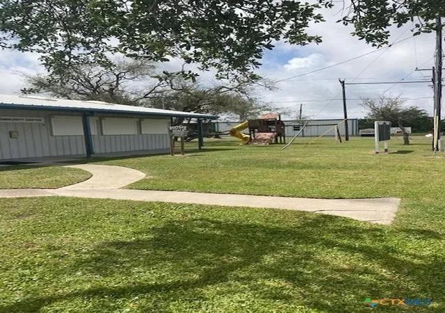 27th image of 408 W Royal Oak Ln, Rockport, TX 78382 | MLS# 609000