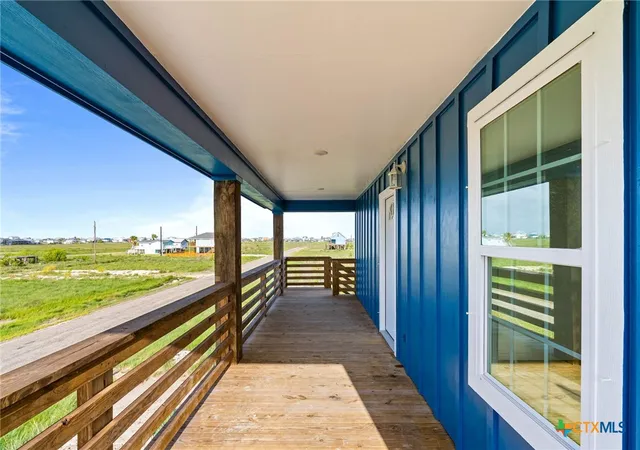 2nd image of 408 W Royal Oak Ln, Rockport, TX 78382 | MLS# 609000