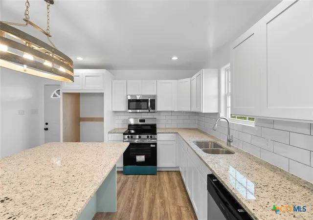 5th image of 408 W Royal Oak Ln, Rockport, TX 78382 | MLS# 609000