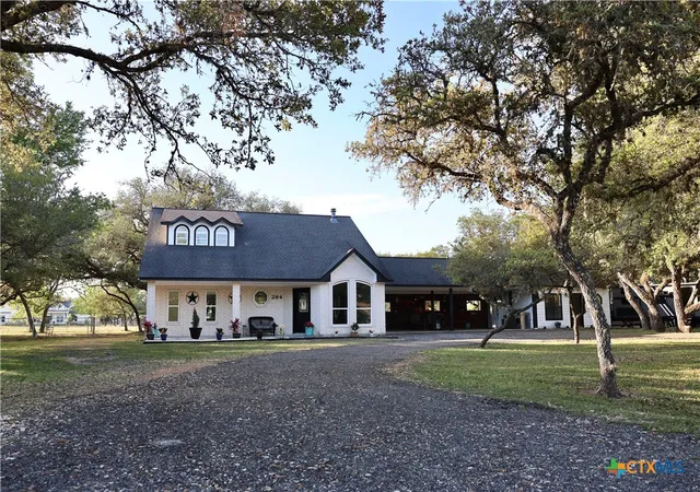 Homes for sale in Inez, TX | 264 Live Oak Dr, Inez, TX 77968 | MLS# 609314