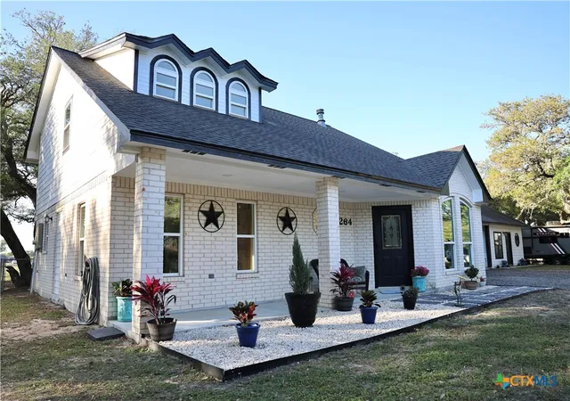 Homes for sale in Inez, TX | 264 Live Oak Dr, Inez, TX 77968 | MLS# 609314