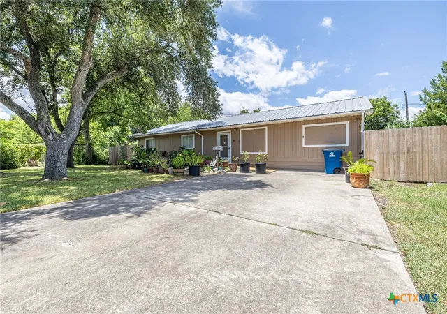 1st image of 313 Dan Ave Ave, Port Lavaca, TX 77979 | MLS# 609461