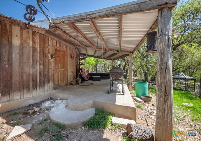 3rd image of 21500 Firefly Rd, Florence, TX 76527 | MLS# 608292