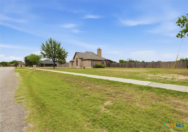 2nd image of 197 Thomas Dr, Martindale, TX 78655 | MLS# 609375