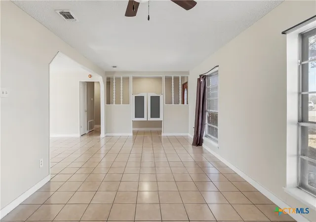4th image of 102 Runnel St, Seguin, TX 78155 | MLS# 609481
