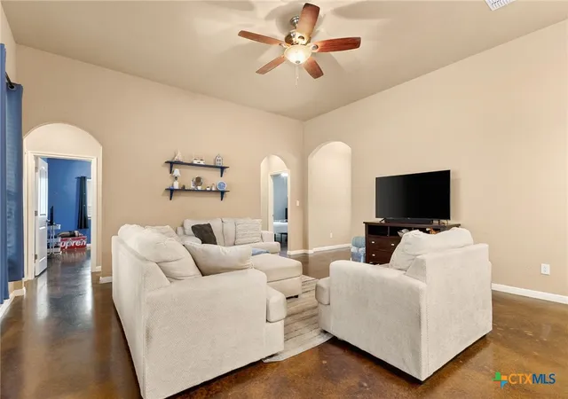 4th image of 820 Mission Hills Dr, New Braunfels, TX 78130 | MLS# 609325