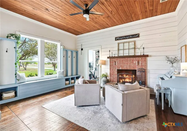 4th image of 6673 Center Point Rd, San Marcos, TX 78666 | MLS# 607845