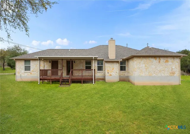 Photo 3 of Single family home for sale at 101 Queen Anne Cir, Canyon Lake, TX 78133 | MLS# 609591 | Listing updated on 2026-06-12