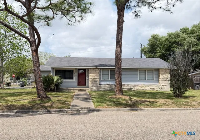 1st image of 1902 Navidad St, Victoria, TX 77901 | MLS# 609726