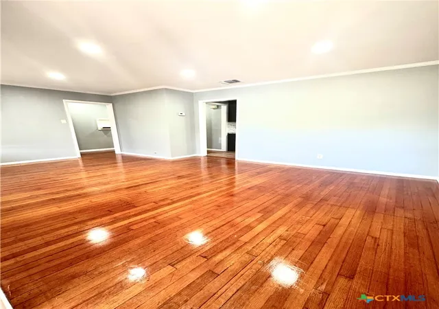 2nd image of 1503 Bexar Ave, Victoria, TX 77901 | MLS# 609823