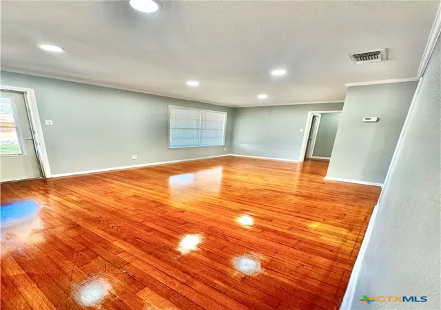 3rd image of 1503 Bexar Ave, Victoria, TX 77901 | MLS# 609823