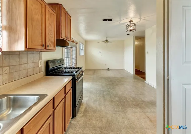 3rd image of 1907 Pleasant Green Dr, Victoria, TX 77901 | MLS# 608263