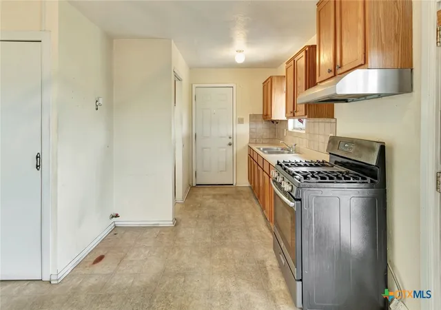 5th image of 1907 Pleasant Green Dr, Victoria, TX 77901 | MLS# 608263