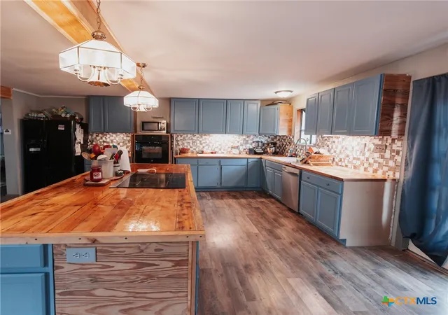 Photo 4 of Single family home for sale at 200 Williams St, Cuero, TX 77954 | MLS# 609829 | Listing updated on 2026-07-27