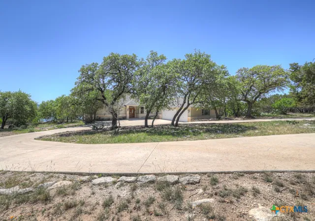 Photo 4 of Single family home for sale at 1000 Bamc Dr, Canyon Lake, TX 78133 | MLS# 610011 | Listing updated on 2026-05-27