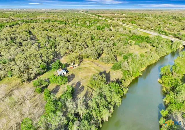 3rd image of 405 Camino Dr, Victoria, TX 77905 | MLS# 609336