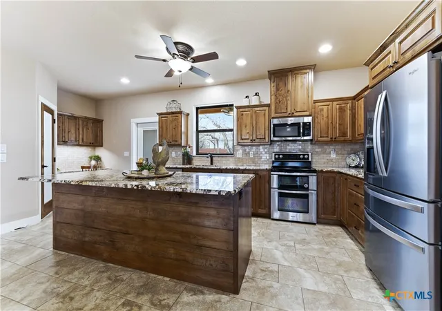 3rd image of 203 Champions Blvd, La Vernia, TX 78121 | MLS# 610033