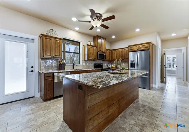 4th image of 203 Champions Blvd, La Vernia, TX 78121 | MLS# 610033