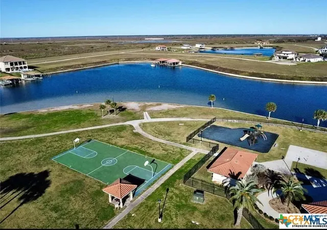 4th image of 72 Blanc Ct, Port Lavaca, TX 77979 | MLS# 610155