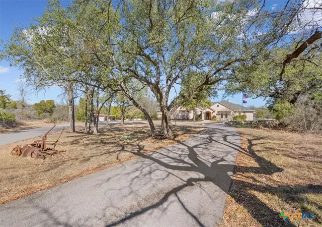 Photo 3 of Single family home for sale at 8841 Brewer Ln, Salado, TX 76571 | MLS# 610259 | Listing updated on 2026-07-28