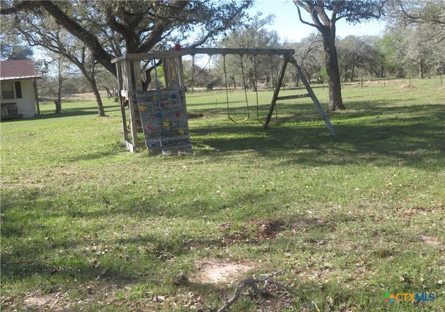 5th image of 1923 Co Rd 286, Edna, TX 77957 | MLS# 608033