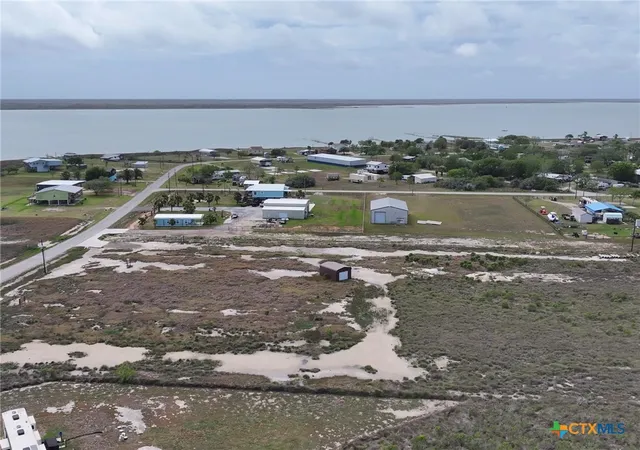 3rd image of 268 Powderhorn Ln, Port Lavaca, TX 77979 | MLS# 610265
