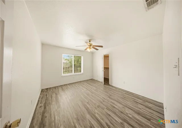 Listing Photo 2 - Condo for sale in building located at 4211 Thunder Creek Dr, Killeen, TX 76549 - Unit #