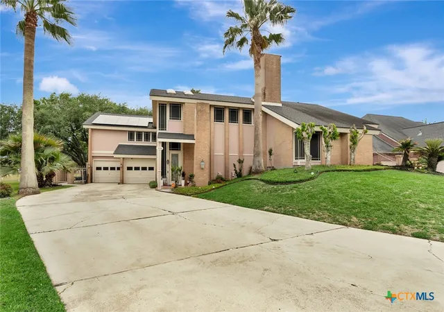 Photo 2 of Single family home for sale at 103 Tracy Ln, Victoria, TX 77904 | MLS# 608955 | Listing updated on 2026-06-25