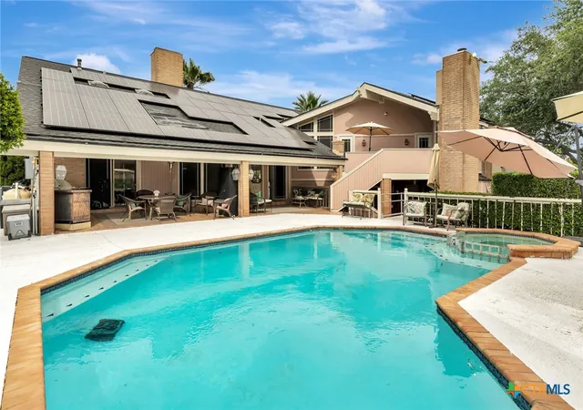 Photo 3 of Single family home for sale at 103 Tracy Ln, Victoria, TX 77904 | MLS# 608955 | Listing updated on 2026-06-25