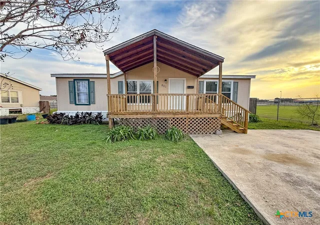 1st image of 801 E Mesquite Ln, Victoria, TX 77901 | MLS# 610408