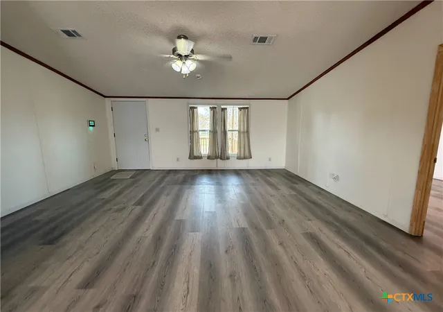 5th image of 801 E Mesquite Ln, Victoria, TX 77901 | MLS# 610408
