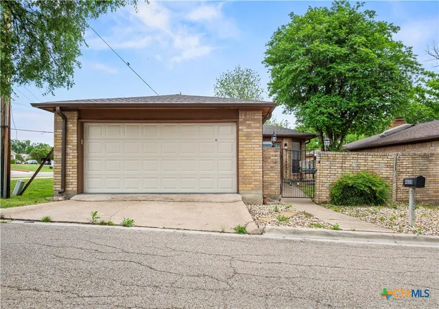 3rd image of 4020 River Oaks Cir, Temple, TX 76504 | MLS# 610700
