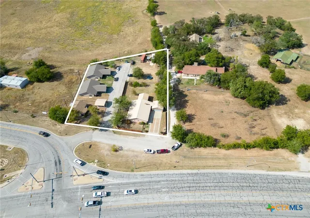 Photo 3 of Single family home for sale at 1707 E 4th Street, Lampasas, TX 76550 | MLS# 610719 | Listing updated on 2026-04-16