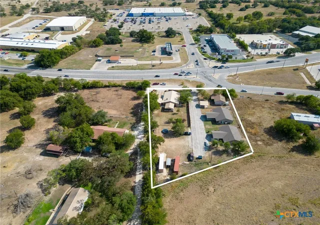 Photo 4 of Single family home for sale at 1707 E 4th Street, Lampasas, TX 76550 | MLS# 610719 | Listing updated on 2026-04-16