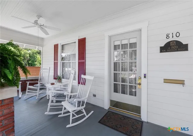 Photo 2 of Single family home for sale at 810 E University Ave, Georgetown, TX 78626 | MLS# 610780 | Listing updated on 2026-06-16