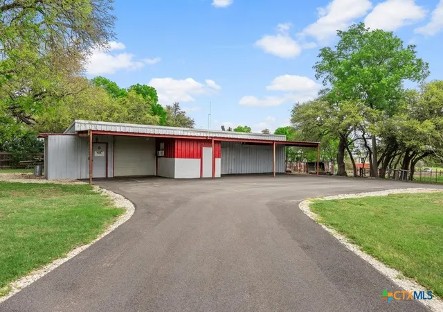 2nd image of 312 Gerald Dr, Blanco, TX 78606 | MLS# 610773