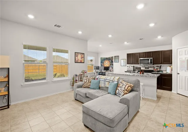 Photo 3 of Single family home for sale at 9619 Murandy Dr, Killeen, TX 76542 | MLS# 610621 | Listing updated on 2026-04-16