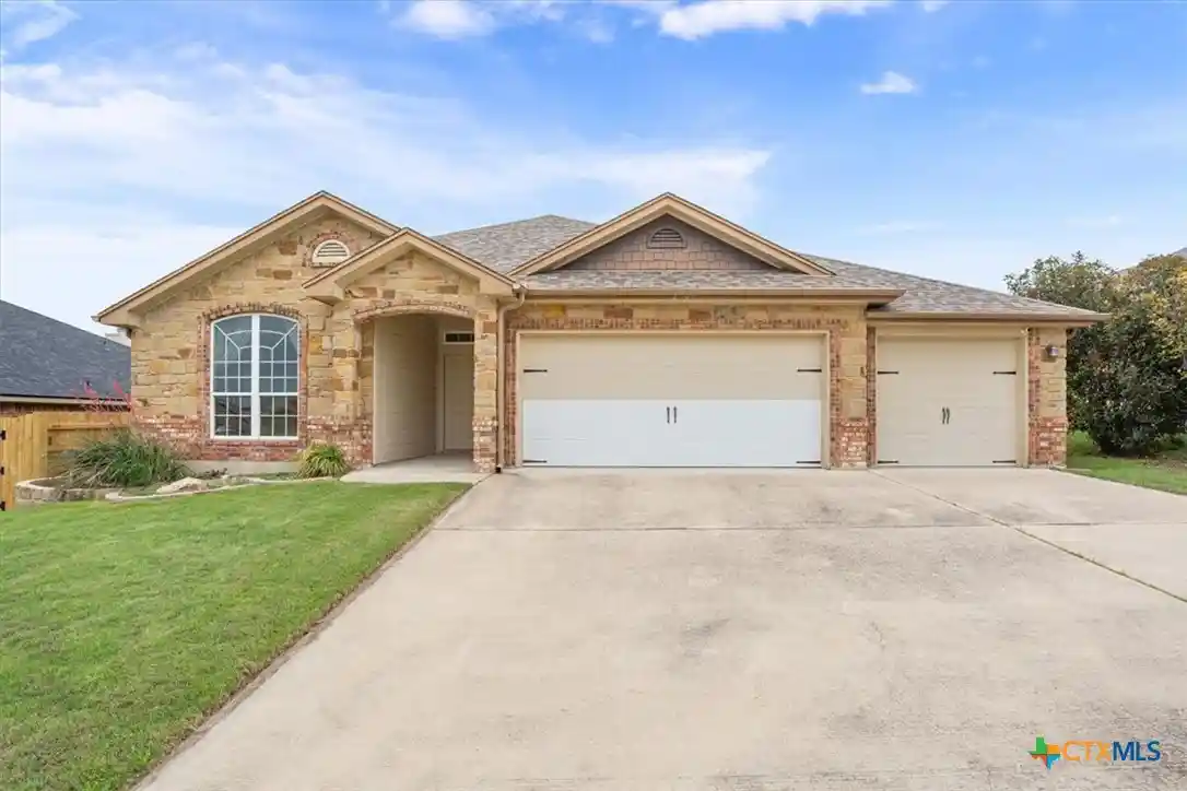 Photo 1 of Sale Pending at 2709 Alamocitos Crk Dr, Killeen, TX 76549 | MLS# 610650 | Listing updated on 2026-10-19