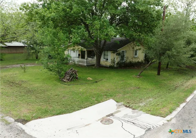 Homes for sale in Moulton, TX | 405 W Live Oak St, Moulton, TX 77975 | MLS# 610957
