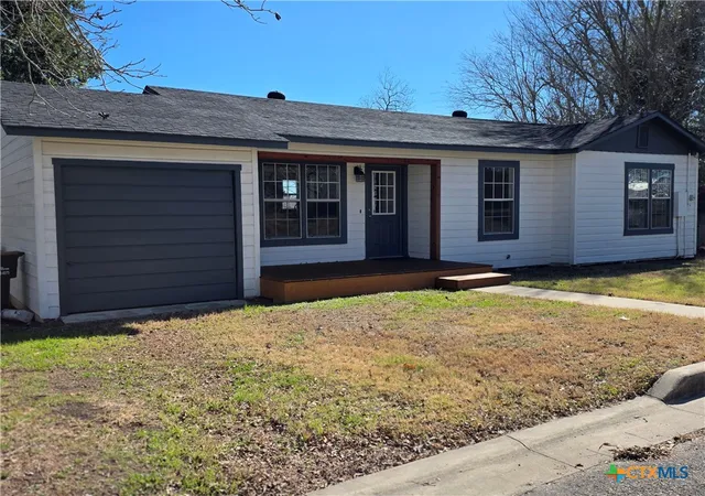 2nd image of 116 E 14th St, Shiner, TX 77984 | MLS# 610736